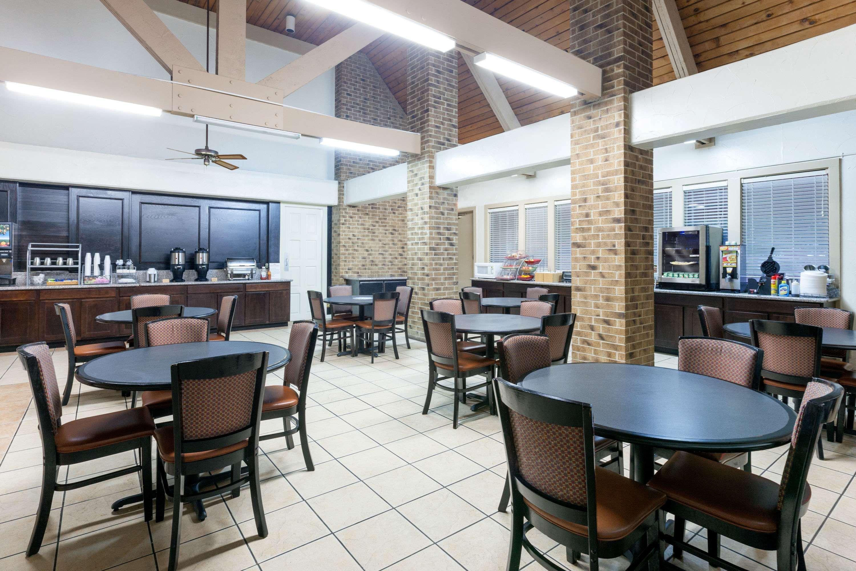 Hawthorn Extended Stay By Wyndham Richardson Exterior photo