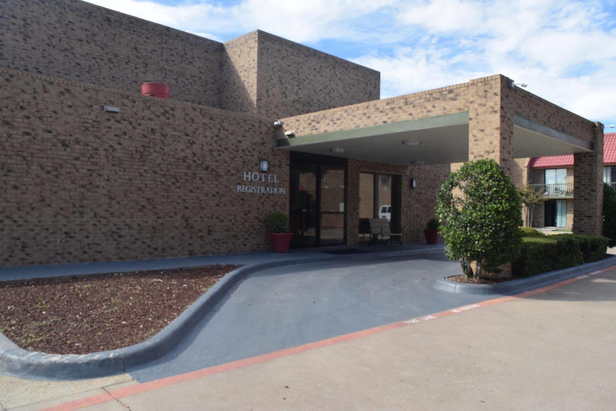 Hawthorn Extended Stay By Wyndham Richardson Exterior photo